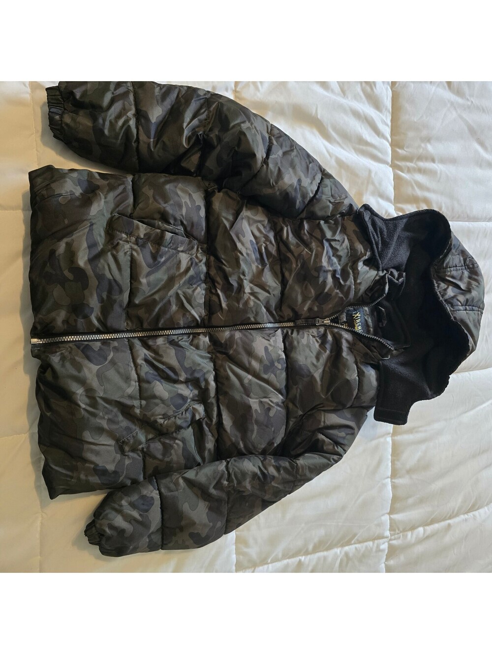 Xtreme black camo puffer jacket hooded and ready for cold weather 10 12